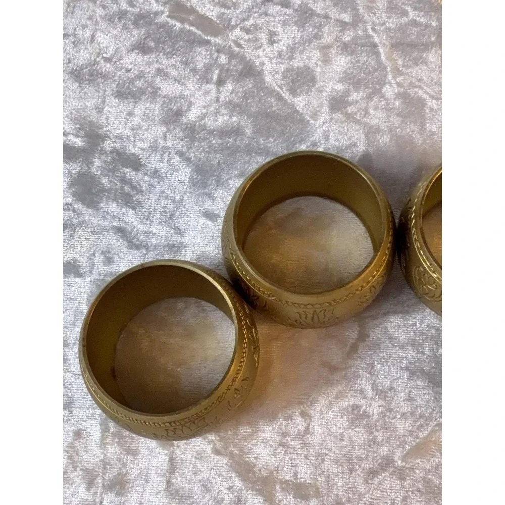 Vintage Brass Napkin Rings Set of 4 Etched Floral Boho Table Decor‎ Gold